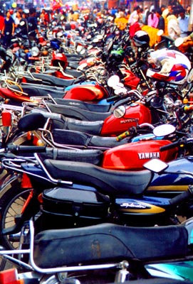 http://rickshaw.chez-alice.fr/ktm/plus/moto.jpg